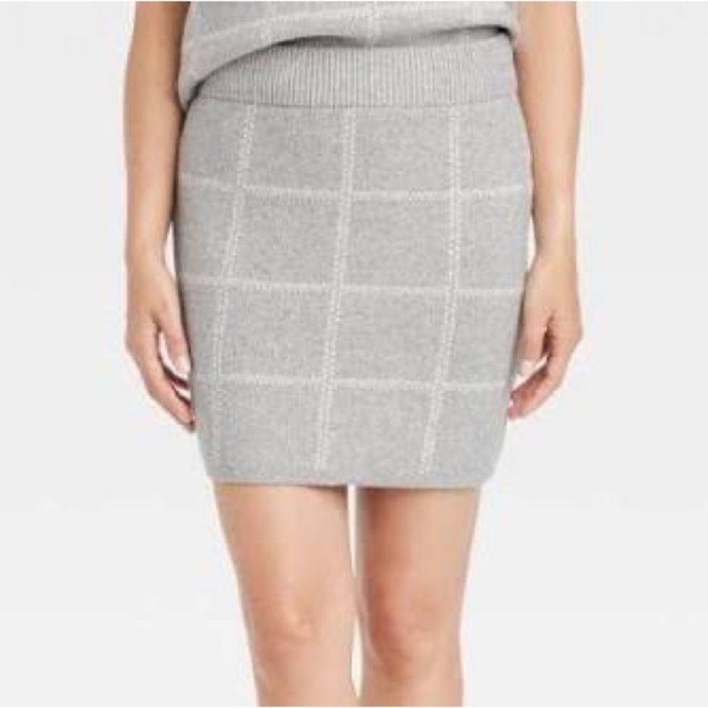 🆕 Women’s Mini Sweater Skirt